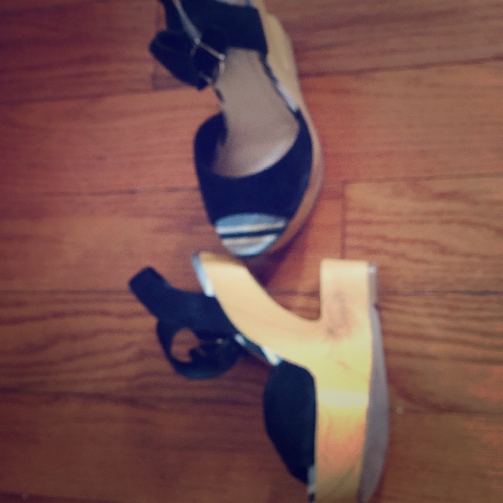 bcbg generation platform sandals